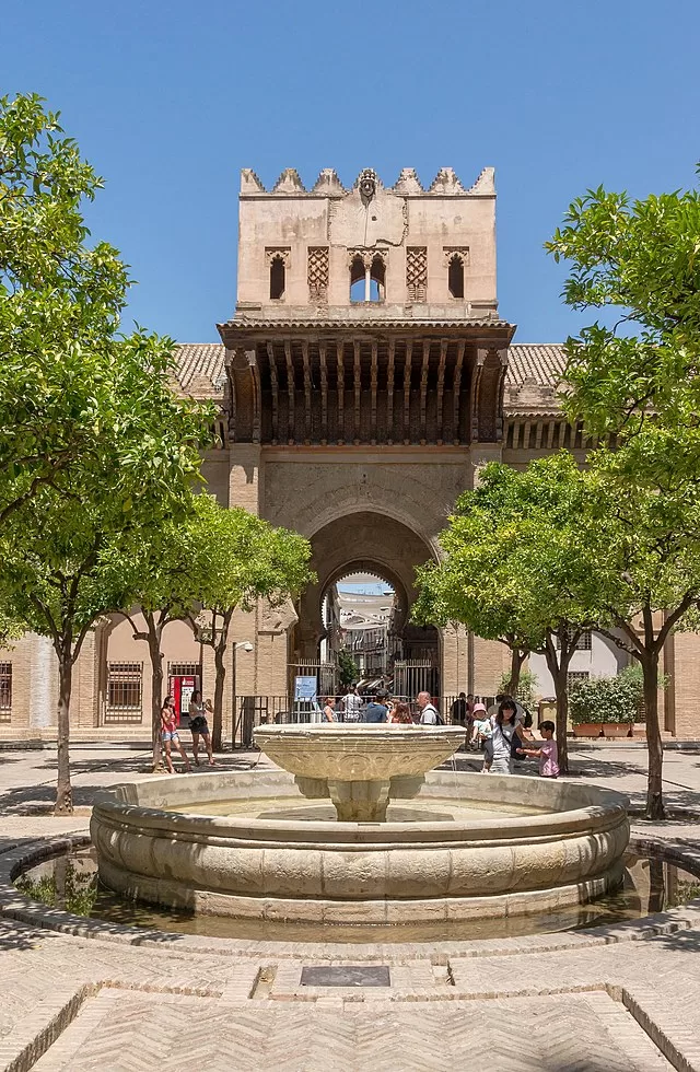 Puerta del Perdón del Patio de los Naranjos de Sevilla
